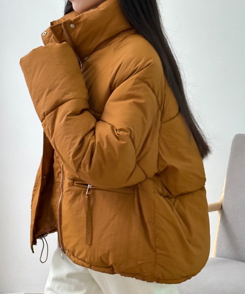 ABITOKYO(アビトーキョー)の「スタンドカラーボリューム中綿オーバージャケット(ダウンジャケット/コート・レディース・アイボリー/カーキ/マスタード/パープル/ボルドー/ブラック・FREE)」の6枚目の写真