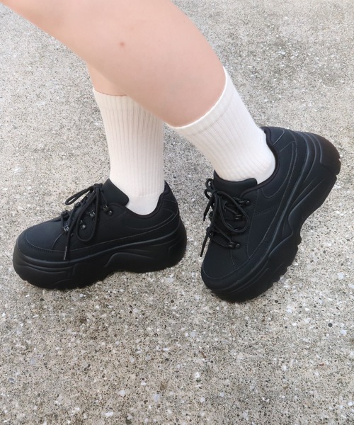 WEGO（ウィゴー）の「WEGO/ボリュームトレッキングスニーカー（スニーカー・レディース・ブラック/ホワイト/キャメル・MEDIUM/LARGE）」の4枚目の写真