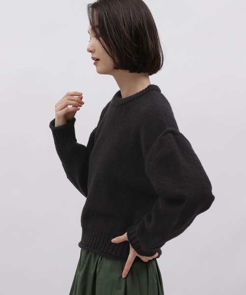 LAKOLE(ラコレ)の「フォルムスリーブニットプルオーバー / 982198(ニット/セーター・レディース・ブラック/アイボリー/グレイッシュベージュ/マスタード/サックスブルー・SMALL/MEDIUM)」の7枚目の写真