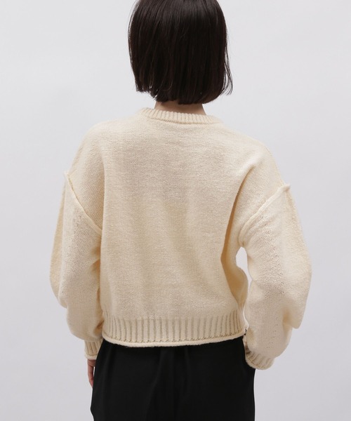 LAKOLE(ラコレ)の「フォルムスリーブニットプルオーバー / 982198(ニット/セーター・レディース・ブラック/アイボリー/グレイッシュベージュ/マスタード/サックスブルー・SMALL/MEDIUM)」の10枚目の写真