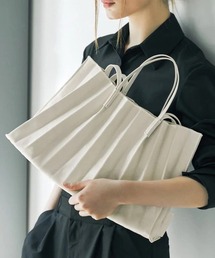 JOSEPH AND STACEY（ジョセフアンドステイシー）の「ラッキープリーツキャンバスコーテッド(L)（ハンドバッグ）」