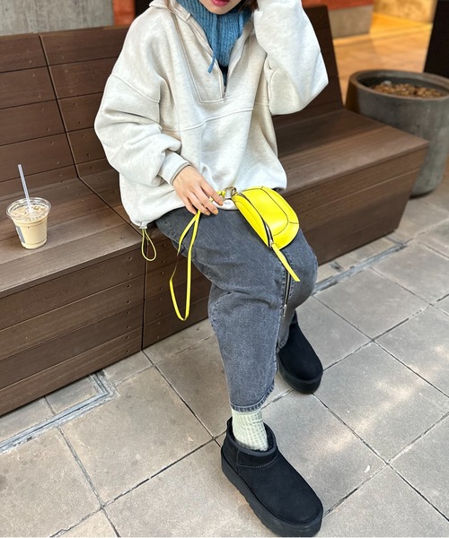 mi via loca(ミヴィアロカ)の「ハーフジップ配色ドロスト裏起毛アノラックトップス(スウェット・レディース・ブラック/ネイビー/オートミール・FREE)」の20枚目の写真