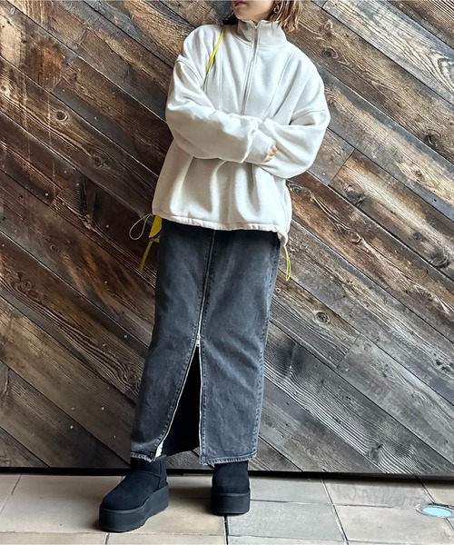 mi via loca(ミヴィアロカ)の「ハーフジップ配色ドロスト裏起毛アノラックトップス(スウェット・レディース・ブラック/ネイビー/オートミール・FREE)」の6枚目の写真