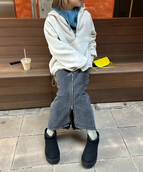 mi via loca(ミヴィアロカ)の「ハーフジップ配色ドロスト裏起毛アノラックトップス(スウェット・レディース・ブラック/ネイビー/オートミール・FREE)」の13枚目の写真