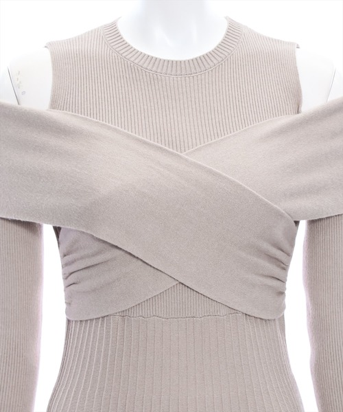 clear（クリア）の「×オープンショルダーフレアロングニットワンピース[低身長用サイズ有]（ワンピース・レディース・グレイッシュベージュ/ブラック・F/XS）」の7枚目の写真