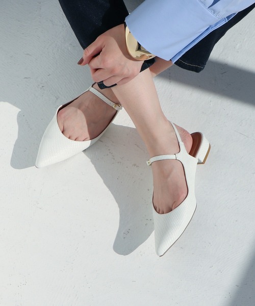 EVOL（イーボル）の「【EVOL】アンクルベルトパンプス IW5359（パンプス・レディース・ピンク/シルバー/ゴールド/ブラック/ライトピンク/ホワイト・22.5cm/23.5cm/24.5cm/23.0cm/24.0cm/25.0cm/22.0cm）」の2枚目の写真