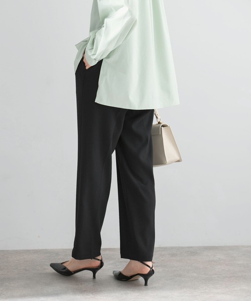 URBAN RESEARCH ROSSO WOMEN（アーバンリサーチ　ロッソ）の「ウォッシャブルセンタープレスパンツ（その他パンツ・レディース・ブラック/ホワイト系その他/ブルー・36/38）」の10枚目の写真