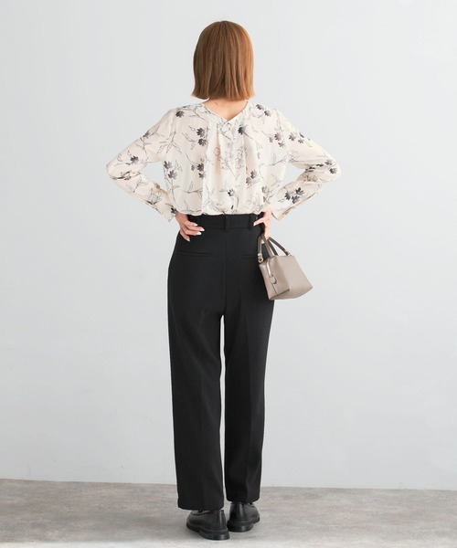 URBAN RESEARCH ROSSO WOMEN（アーバンリサーチ　ロッソ）の「ウォッシャブルセンタープレスパンツ（その他パンツ・レディース・ブラック/ホワイト系その他/ブルー・36/38）」の16枚目の写真