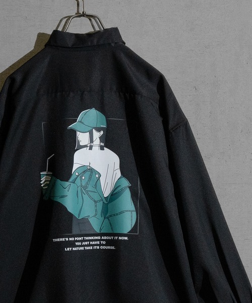 JOHN'S CLOSET（ジョンズクローゼット）の「【a】ライトポリエステル ガールイラスト ビッグシャツ 長袖（シャツ/ブラウス・メンズ・ブルー系その他/グレー系その他/ブラック/ブラック系その他/ブルー/ホワイト系その他/ライトグレー/ホワイト・LARGE/MEDIUM）」の4枚目の写真