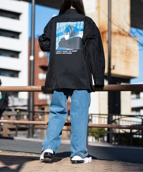 JOHN'S CLOSET（ジョンズクローゼット）の「【a】ライトポリエステル ガールイラスト ビッグシャツ 長袖（シャツ/ブラウス・メンズ・ブルー系その他/グレー系その他/ブラック/ブラック系その他/ブルー/ホワイト系その他/ライトグレー/ホワイト・LARGE/MEDIUM）」の21枚目の写真