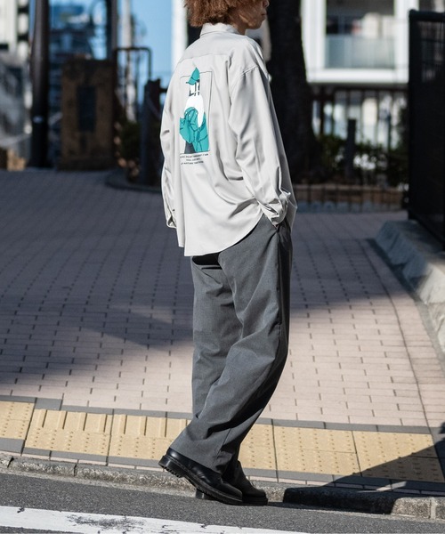 JOHN'S CLOSET（ジョンズクローゼット）の「【a】ライトポリエステル ガールイラスト ビッグシャツ 長袖（シャツ/ブラウス・メンズ・ブルー系その他/グレー系その他/ブラック/ブラック系その他/ブルー/ホワイト系その他/ライトグレー/ホワイト・LARGE/MEDIUM）」の14枚目の写真