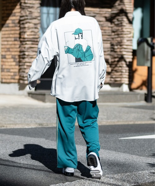 JOHN'S CLOSET（ジョンズクローゼット）の「【a】ライトポリエステル ガールイラスト ビッグシャツ 長袖（シャツ/ブラウス・メンズ・ブルー系その他/グレー系その他/ブラック/ブラック系その他/ブルー/ホワイト系その他/ライトグレー/ホワイト・LARGE/MEDIUM）」の16枚目の写真