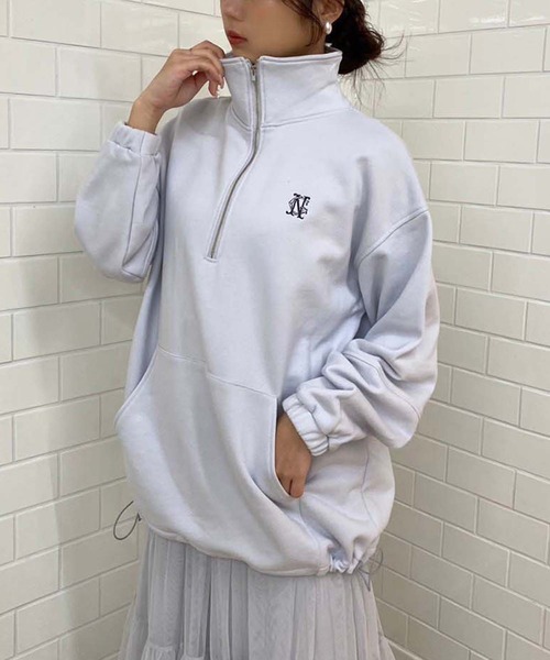 one after another NICE CLAUP(ワンアフターアナザーナイスクラップ)の「ハーフジップワンポイント刺繍スウェット(スウェット・レディース・ネイビー/杢グレー/サックスブルー/アイボリー・FREE)」の4枚目の写真
