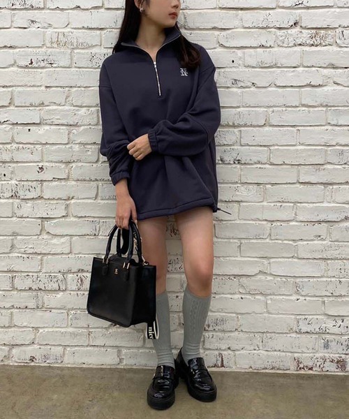 one after another NICE CLAUP(ワンアフターアナザーナイスクラップ)の「ハーフジップワンポイント刺繍スウェット(スウェット・レディース・ネイビー/杢グレー/サックスブルー/アイボリー・FREE)」の8枚目の写真