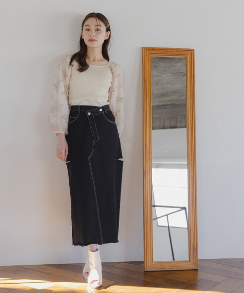 mysty woman（ミスティウーマン）の「フローラルスリーブプルオーバー　109768（ニット/セーター・レディース・アイボリー/モカ/ブルー系その他・FREE）」の4枚目の写真