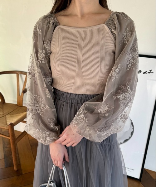 mysty woman（ミスティウーマン）の「フローラルスリーブプルオーバー　109768（ニット/セーター・レディース・アイボリー/モカ/ブルー系その他・FREE）」の9枚目の写真