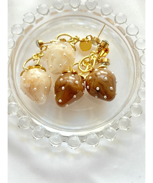 tone（トーン）の「【YM】ビジューピアス×イチゴチャーム(MA)（チャーム・レディース・ピンク系その他/ホワイト・FREE）」の3枚目の写真