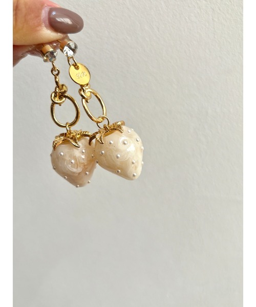 tone（トーン）の「【YM】ビジューピアス×イチゴチャーム(MA)（チャーム・レディース・ピンク系その他/ホワイト・FREE）」の4枚目の写真