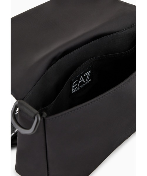 EMPORIO ARMANI EA7（エンポリオアルマーニイーエーセブン）の「【エンポリオ アルマーニ EA7】Logo Tape ミニバッグ テクニカルファブリック（ショルダーバッグ・レディース・ブラック・FREE）」の4枚目の写真
