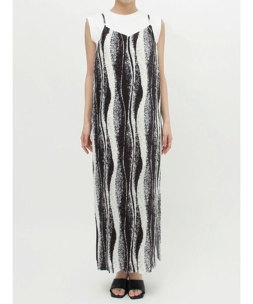 MURUA（ムルーア）の「プリーツパターンキャミワンピース（ワンピース・レディース・ブラック/ブラウン・FREE）」の17枚目の写真