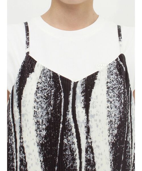 MURUA（ムルーア）の「プリーツパターンキャミワンピース（ワンピース・レディース・ブラック/ブラウン・FREE）」の20枚目の写真