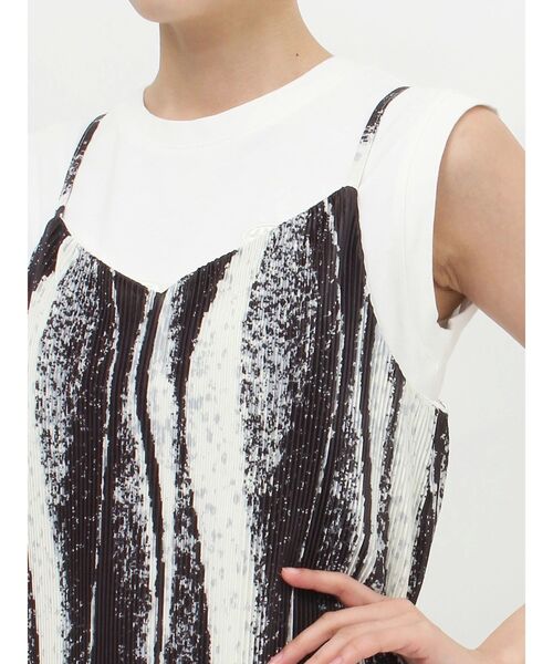 MURUA（ムルーア）の「プリーツパターンキャミワンピース（ワンピース・レディース・ブラック/ブラウン・FREE）」の21枚目の写真