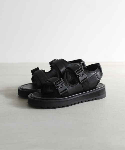 ETELIO（エテリオ）の「合成皮革ボリュームシャークソールバックルサンダル（サンダル・メンズ・ブラック・S/M/L）」の21枚目の写真