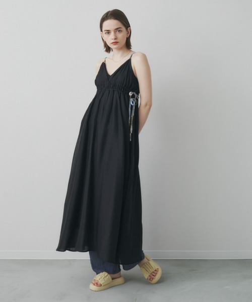 Unitage(ユニテージ)の「パールクッションサンダル(サンダル・レディース・アイボリー/イエロー・LARGE/MEDIUM/SMALL)」の6枚目の写真