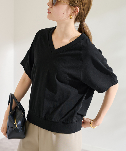 【新品タグ付き】FRAMeWORK ツイスト天竺VネックT FRAMeWORK（フレームワーク）の「ツイスト天竺VネックT（Tシャツ