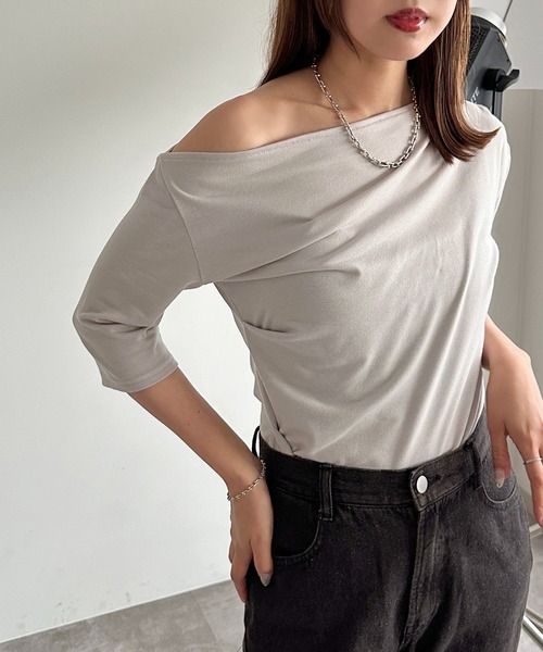 apres jour mignon(アプレジュールミニョン)の「ワンショルカットソー【ZOZOTOWN限定アイテム】(Tシャツ/カットソー・レディース・グレイッシュベージュ/ブラック/チャコールグレー/ブラック系その他/グレー系その他/その他・フリー/X-LARGE)」の21枚目の写真