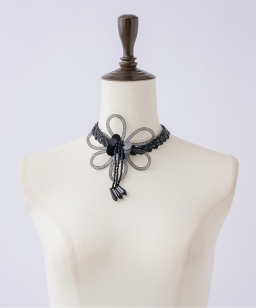 musubore(ムスボレ)の「【 select 】flower beads choker / フラワービーズチョーカー(チョーカー・レディース・ブラック・FREE)」の4枚目の写真