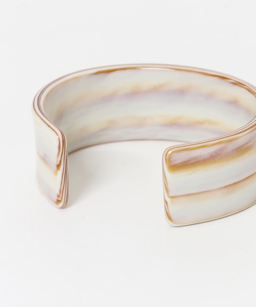 URBAN RESEARCH DOORS（アーバンリサーチドアーズ）の「ラクトバングル（ブレスレット・レディース・ナチュラル・ONE）」の3枚目の写真