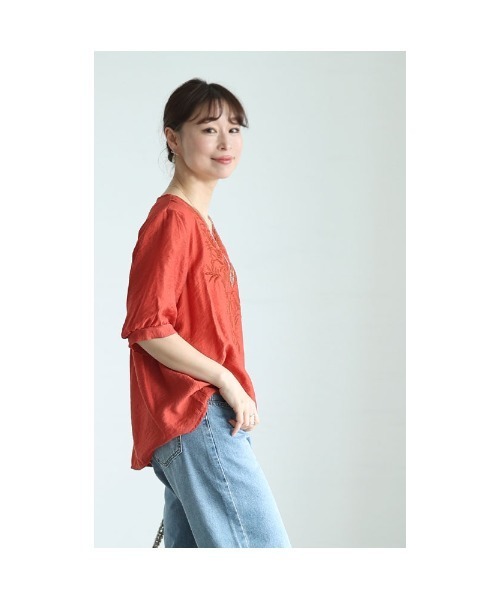 Sawa a la mode(サワアラモード)の「草花刺繍シャツブラウス(シャツ/ブラウス・レディース・アイボリー/グリーン/レッド・FREE)」の22枚目の写真