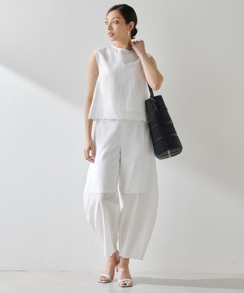 Whim Gazette スカラップパンツ ¥27,500（White） Whim Gazette（ウィムガゼット）の「スカラップパンツ（その他