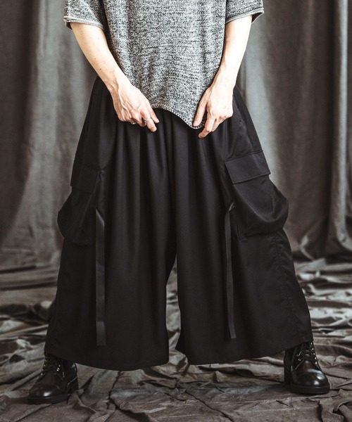 NO ID.(ノーアイディ)の「【NO ID.】Military Gather Baggy Trousers / ミリタリー ギャザー バギー トラウザーズ(スラックス・メンズ・ブラック/グレー/その他22・1/2)」の2枚目の写真