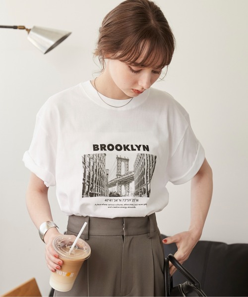 ANGIE(アンジー)の「フォトプリント Tシャツ(半袖)(Tシャツ/カットソー・レディース・ブラック系その他/ブラック/ホワイト/ホワイト系その他・MEDIUM/LARGE)」の5枚目の写真