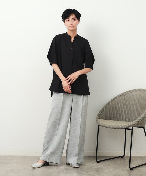 OPAQUE.CLIP(オペークドットクリップ)の「◆スキッパータックスリーブブラウス【洗濯機洗い可】(シャツ/ブラウス・レディース・ブラック/ライトブルー/ネイビー/ホワイト・38/40/42)」の6枚目の写真