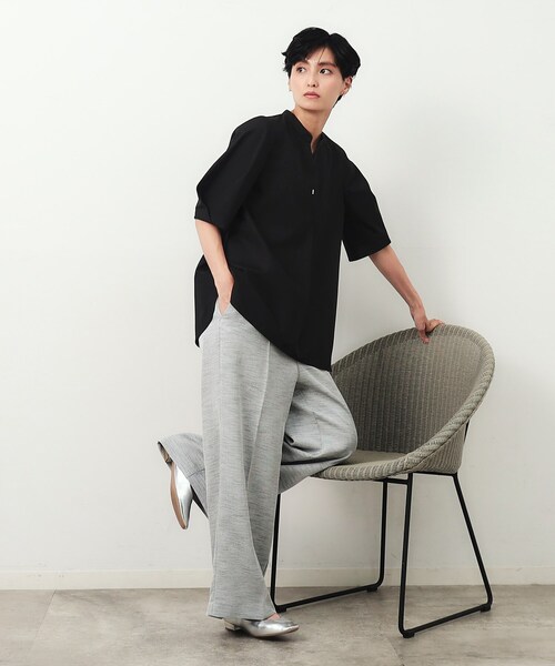 OPAQUE.CLIP(オペークドットクリップ)の「◆スキッパータックスリーブブラウス【洗濯機洗い可】(シャツ/ブラウス・レディース・ブラック/ライトブルー/ネイビー/ホワイト・38/40/42)」の7枚目の写真