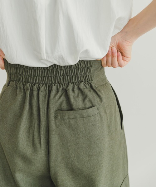 ITEMS URBANRESEARCH（アイテムズ アーバンリサーチ）の「ウエストタックパラシュートパンツ（その他パンツ・レディース・ブラック/カーキ・FREE）」の21枚目の写真