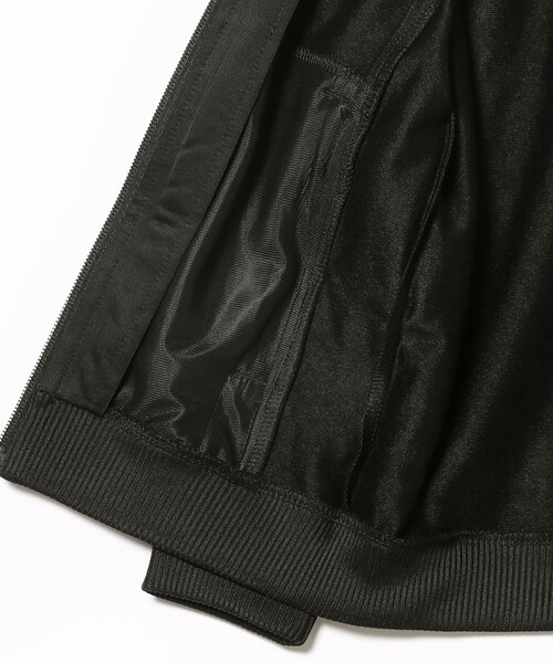 こども ビームス（コドモビームス）の「adidas / キッズ SSTトラックスーツ 2024（110～130cm）（ジャージ・キッズ・ブラック/ブルー・J120/J130/J110）」の4枚目の写真