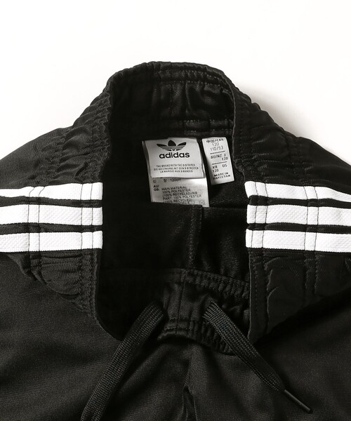 こども ビームス（コドモビームス）の「adidas / キッズ SSTトラックスーツ 2024（110～130cm）（ジャージ・キッズ・ブラック/ブルー・J120/J130/J110）」の7枚目の写真