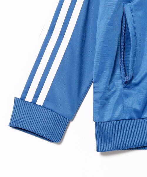 こども ビームス（コドモビームス）の「adidas / キッズ SSTトラックスーツ 2024（110～130cm）（ジャージ・キッズ・ブラック/ブルー・J120/J130/J110）」の10枚目の写真