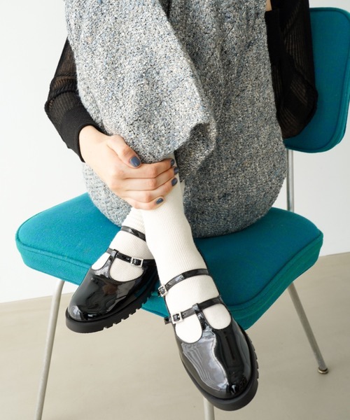 Launa lea(ラウナレア)の「厚底ビジューメリージェーンパンプス(SP032)(ドレスシューズ・レディース・アイボリー/ブラック/シルバー・22.5cm/23.0cm/23.5cm/24.0cm/24.5cm/25.0cm/22.0cm)」の2枚目の写真