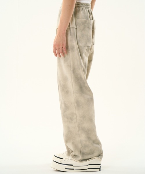 DISCOVERED(ディスカバード)の「DISCOVERED DOCKING DAMAGE WIDE SWEAT PANTS(その他パンツ・メンズ・ベージュ/ブラック・1/3)」の8枚目の写真