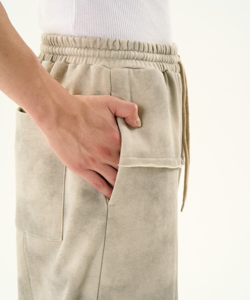DISCOVERED(ディスカバード)の「DISCOVERED DOCKING DAMAGE WIDE SWEAT PANTS(その他パンツ・メンズ・ベージュ/ブラック・1/3)」の16枚目の写真