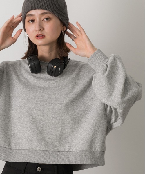 ad thie(アドティエ)の「ショート丈 裏毛プルオーバー(スウェット・レディース・チャコール/アイボリー/ネイビー/オートミール/ブラック/杢グレー/レッド/ブラウン・FREE)」の22枚目の写真