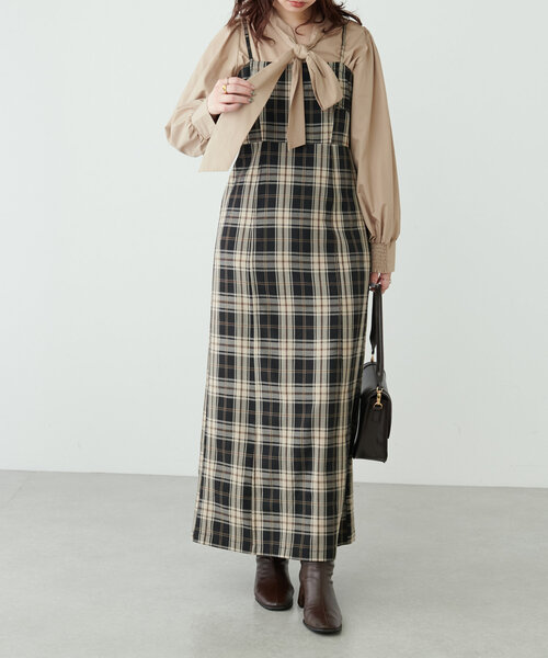 natural couture(ナチュラルクチュール)の「デニム風ビスチェキャミワンピース(ワンピース・レディース・ブラウン/その他1/インディゴブルー/ブラック・MEDIUM/LARGE)」の10枚目の写真