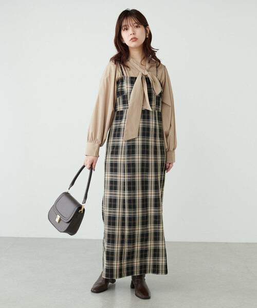 natural couture(ナチュラルクチュール)の「デニム風ビスチェキャミワンピース(ワンピース・レディース・ブラウン/その他1/インディゴブルー/ブラック・MEDIUM/LARGE)」の11枚目の写真