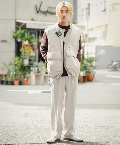 SENSE OF PLACE by URBAN RESEARCH（センスオブプレイスバイアーバンリサーチ）の「ダブルポケットトラックベスト（ダウンベスト・メンズ・ブラック/ライトベージュ・MEDIUM/LARGE）」の20枚目の写真