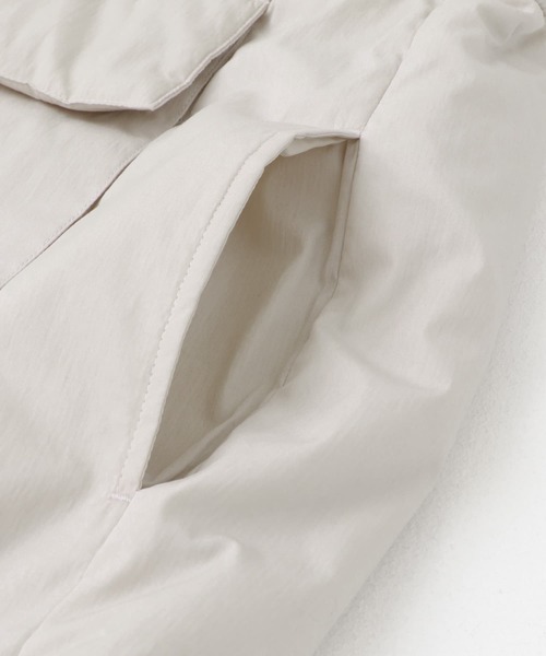 SENSE OF PLACE by URBAN RESEARCH（センスオブプレイスバイアーバンリサーチ）の「ダブルポケットトラックベスト（ダウンベスト・メンズ・ブラック/ライトベージュ・MEDIUM/LARGE）」の9枚目の写真